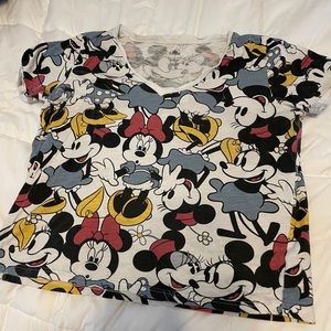 Womens Disney v-neck Mickey & Minnie t-shirt large